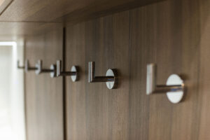 Luxury geometric hook for cabinets